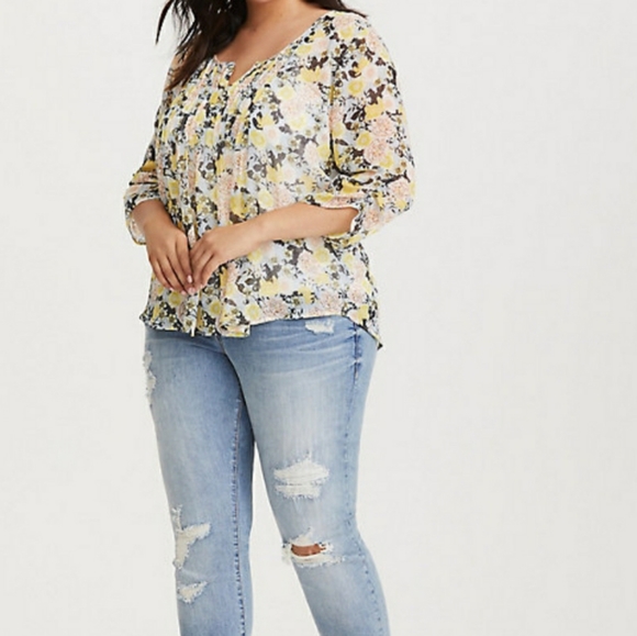 Floral Chiffon Pintuck Blouse - Picture 2 of 7
